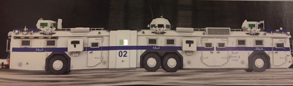 Бронированный автобус
